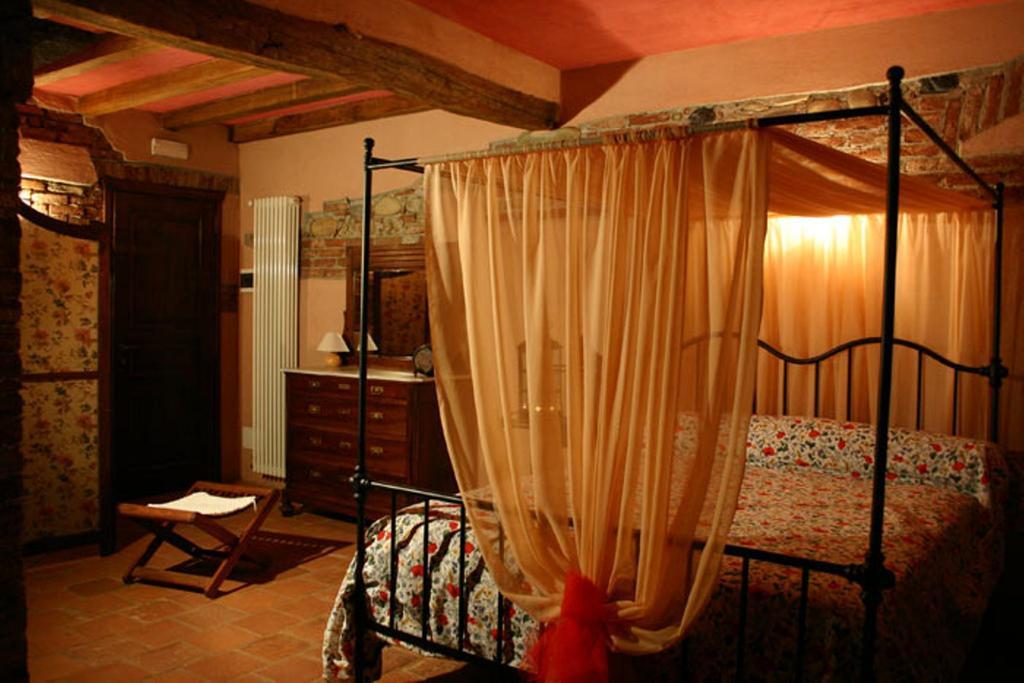 La Via' Bed and Breakfast Cavour Kamer foto